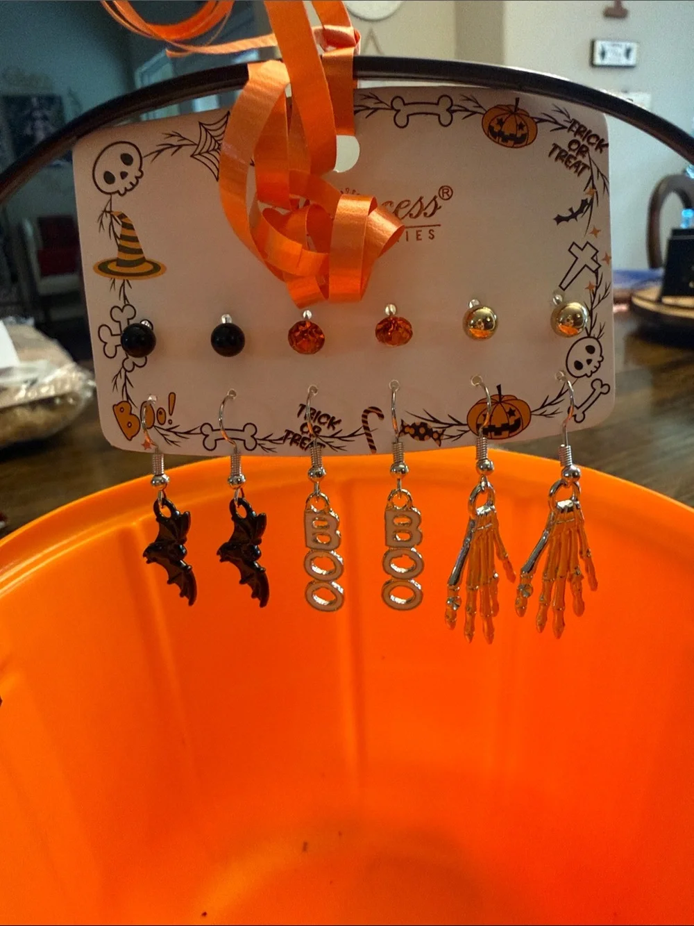 Princess Accessories Halloween/Seasonal Inspired Fashion Earrings Set (6 Pair)
